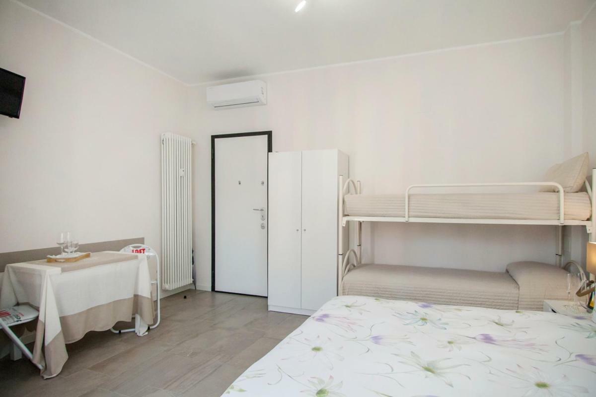 Cristel Apartment - 15 Min Da Milano Cormano Exteriör bild
